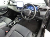 シンプルで使いやすいデザインの運転席です。