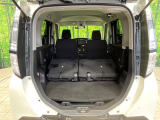 普段のお買い物や通勤、送迎等に十分な荷室スペースを確保しております。セカンドシートを倒すと、大きな荷物の積載も可能です♪