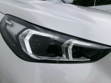 LEDヘッドライトを装備しております、夜間での視界確保に貢献します。
