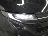 ハイビームで走行中、対向車を検知し操作することなく部分的に遮光する、ADB(アダプティブドライビングビーム)を装備。対向車に眩しい思いをさせることなく、ハイビームの視認性を確保します。