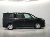 両側パワースライドドア付きだから、狭い駐車スペースなどでの 乗り降りラクラク!小さなお子さまのいるご家庭には嬉しい装備。