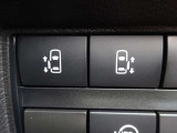 【両側電動スライドドアスイッチ】スマートキーや運転席のスイッチでスライドドアの開閉が可能♪電動なので力を入れてドアを開ける必要が無く小さいお子様でも、重い荷物を持っている時でもラクに開け閉めできます