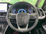 【純正革巻きステアリング】上質な革を使用することで、手にしっかり馴染みとても運転しやすいハンドルです♪