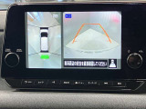 【アラウンドビューモニター】車を上から見下ろしているかのような映像で周囲の状況がひと目で確認、狭い駐車場に駐車するときも安心です♪