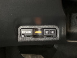 ハンドルの左下にETC2.0がついています。高速道路の料金所の通過も楽々です。 カードの取り出しもしやすい場所についています。