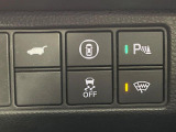 【パワーバックドア】スマートキーや運転席のボタンを押すだけでリアゲートが自動で開閉します!荷物を持っている時や、高い位置にあるバックドアを閉める際に便利な機能です♪
