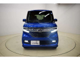 明るく省電力のLEDヘッドライトは、夜間の運転でも視界良好 安全な走行をサポートします。