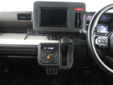 現車はオーディオが付いていない状態です。お客様のライフスタイルに合わせて、ナビゲーションやディスプレイオーディオなどのご提案をさせていただきます。お気軽にご相談くださいね。