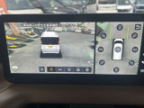 全方位カメラを装備!四方のカメラでまるで上から見たような画像で駐車をサポートします。バックカメラもガイドライン付です。安全のため、目視も忘れずに。。