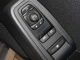 電動格納式ドアミラー・パワーウインドウを装備しています。