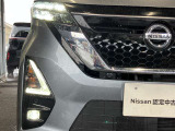 【 LEDヘッドライト 】 青色発光ダイオードを発明した日本人がノーベル賞を受賞し、LEDライトが開発されました。明るく長寿命のライトです。体感して下さい。明るいライトです!