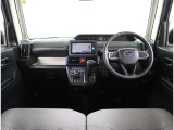 まごころクリーニングを実施済み!展示中は、運転席、ハンドル、シフトノブにビニールカバーを掛けて展示しております!!消臭&抗菌効果のある銀担持酸化チタン光触媒スプレーも施工済み!