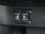 ◆両側電動スライドドア◆狭い駐車場でも乗り降りが楽々♪お子様が隣の車にドアを当ててしまう心配もございません!小さなお子様連れの方もこれで安心。