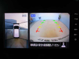 ■アラウンドビューモニター搭載。車体を4方向のカメラで「上から見下ろしたような映像」を映します。車庫入れが苦手な方も映像サポートでラクラク駐車できます。