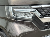 明るくて長寿命のLEDヘッドライト採用