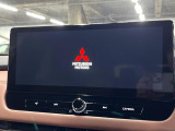 【メーカー純正ナビ】インテリアに溶け込むスタイリッシュな「専用設計」メーカーナビを装備♪視認性や操作性など基本性能にも優れ、より上質なカーライフをお楽しみいただけます。
