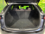 【パワーバックドア】スマートキーや運転席のボタンを押すだけでリアゲートが自動で開閉します!荷物を持っている時や、高い位置にあるバックドアを閉める際に便利な機能です♪