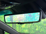 【デジタルインナーミラー】後席の大きな荷物や同乗者で後方が確認しづらい時でも安心!カメラが撮影した車両後方の映像をルームミラー内に表示。クリアな視界で状況の確認が可能です!