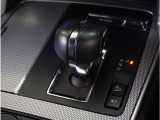 【シフトレバー】シフトもとても操作しやすいデザインになっております。運転する人の事を第一に考えた操作性の高い仕様です。