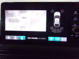 バックカメラの画像です。ガイドラインがスムースな車庫入れをサポートいたします。車庫入れの安心感がアップしますね。
