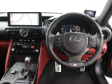 運転席廻りです。