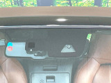 【スマートブレーキサポート】走行中に前方の車両等を認識し、衝突しそうな時は警報とブレーキで衝突回避と被害軽減をアシスト。より安全にドライブをお楽しみいただけます。
