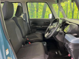 運転席シート廻りは使用感も少なく、良好な状態となっています。前オーナー様が丁寧に使っていたことがよくわかりますね。