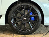 <Brembo社製フロント大径ディスクブレーキ>踏み始めからリニアなフィーリングを実現するため、専用にセッティングされています!