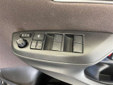 パワーウィンドウスイッチで運転席から全席の窓の開閉ができます♪