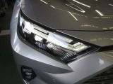 1灯の光源でハイ・ローを切り替えられるBi-Beam LEDランプ+LEDクリアランスランプ(オートレベリング機能付)
