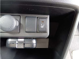 運転席にシートヒーターが装備されています。