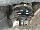 お車を安心してお乗りいただく為には、足回りの定期点検が欠かせません。サービスサポート(有償保証)では無料点検もご提供しており、安心のカーライフをお過ごしいただけるサポート体制が整っています。