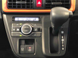 温度を設定すれば、自動で車内の温度管理をしてくれる優れものです♪ATミッションで運転楽々