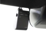 ◆ドライブレコーダー◆映像・音声などを記録する自動車用の装置です。 もしもの事故の際の記録はもちろん、旅行の際の思い出としてドライブの映像を楽しむことができます。