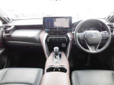 【運転席・インパネまわり】 ハンドル・シート・フロアーなど隅々までプロによるクリーニング済み☆彡キレイな車内でドライブが一層快適にお楽しみいただけます!!