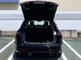 ホンダの新車も全て取り扱っております。ホンダの整備士がいるサービス工場も併設しているので、点検、整備、車検、全てお任せ下さい。店内は落ち着いたショールームにキッズスペースもございます。
