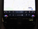 左右独立温度コントロールフルオートエアコンです。運転席、助手席それぞれで独立して温度設定ができます。冷え性の