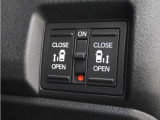 ◆両側電動スライドドア◆狭い駐車場でも乗り降りが楽々♪お子様が隣の車にドアを当ててしまう心配もございません!小さなお子様連れの方もこれで安心。