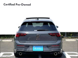 左右にセットされたデュアルマフラーをはじめ「GTI」専用アイテムを装着したエクステリアも魅力のモデルです。