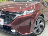 【LEDヘッドライト】悪天候や夜間走行時も良好な視界を確保し安心して運転できる高輝度LEDヘッドライトを装備!点灯速度が早く、消費電力も抑えられています。