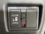 【パワースライドドア】スマートキーや運転席のスイッチでスライドドアの開閉が可能♪電動だから力を入れてドアを開ける必要が無く、小さいお子様でも、重い荷物を持っている時もラクに開け閉めできます♪