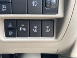 操作のしやすさが分かるスイッチ類。装備有無と配置、文字消えや使用感までチェックできます。