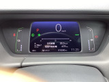 マルチインフォメーション・ディスプレイでは、燃費や車速、ホンダセンシング機能の注意表示など表示され、快適な運転に。
