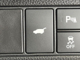 【パワーバックドア】スマートキーや運転席のボタンを押すだけでリアゲートが自動で開閉します!荷物を持っている時や、高い位置にあるバックドアを閉める際に便利な機能です♪