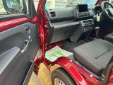 納車前にはプロのメカニックが点検、整備を行いますので安心してお乗り頂けます!!
