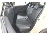 中古車をキレイで気持ちよくお乗りいただけるよう、エンジンルームからシートを外した洗浄まで、目に見えない部分も徹底的に洗浄しています!