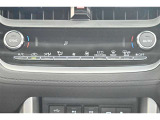 お好きな温度に設定すれば自動的に温度を調節、車内を快適空間に仕上げてくれます。