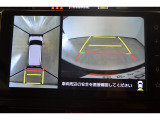 バックモニター付き。車両後方の映像が画面に表示されるので、車庫入れが苦手な人も安心です。ただし、目視確認もお忘れなくお願いいたします。