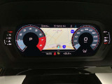 これは、メーターパネル内に高解像度の12.3インチ液晶ディスプレイを配置し、メーター、DIS(ドライバーインフォメーションシステム)、地図表示などの機能を統合するテクノロジーです。
