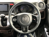 【純正革巻きステアリング】上質な革を使用することで、手にしっかり馴染みとても運転しやすいハンドルです♪